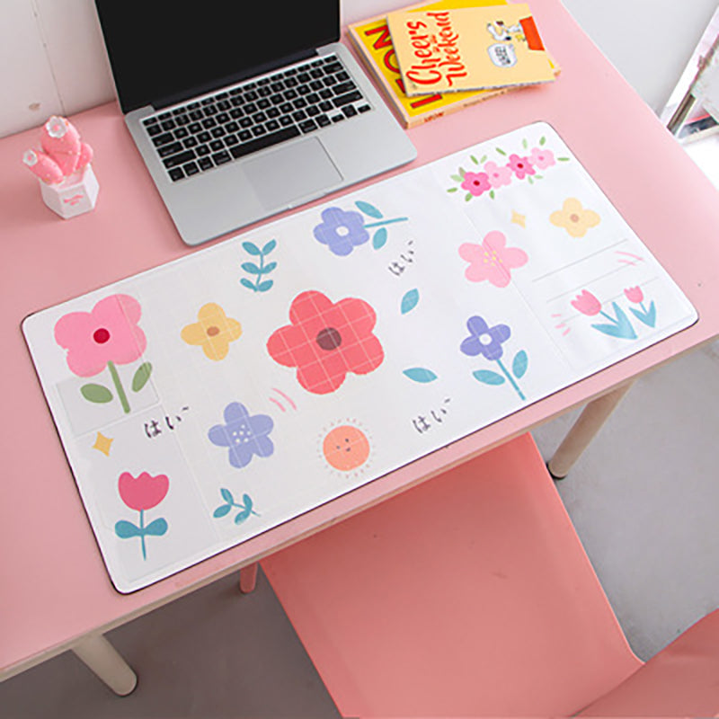 Kawaii Bär Blumen Erdbeere Schreibtischunterlage